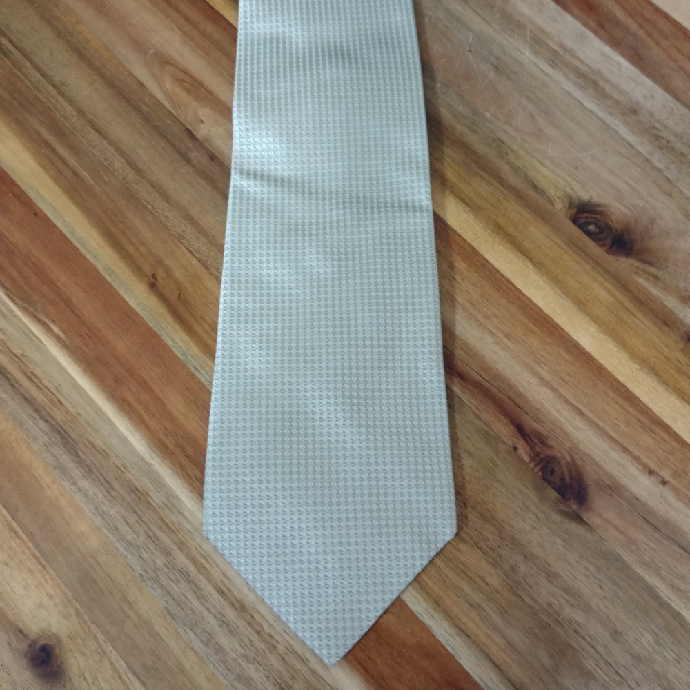 Escada Tie Necktie 100% Silk Made in Italy Bone Ivory Embossed‎ Geometric